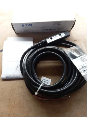 H3003 Eaton/Cutler Hammer Polarized Reflective Photoelectric Sensor  Nos Surplus - Image 1 of 4