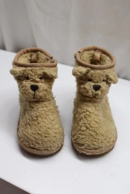 ¡Los botines de bebé más lindos de todos los tiempos!!ZIP Gap Beige Brannan Bear Sherpa Botas Niño Talla 7 Foto 1 de 4