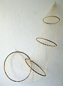 Deko Fischernetz Reuse 135cm x 36cm 4 Bambusringe + Muscheln - Bild 1 von 3
