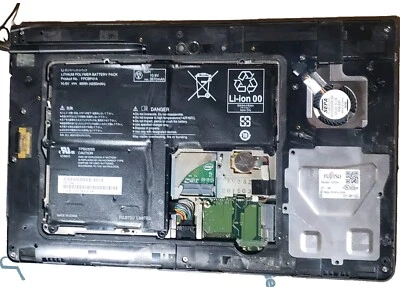 FUJITSU STYLISTIC Q704 4th Gen 12.5" Touch Laptop 8GB Battery Parts 60pcs As Is - Image 1 of 4