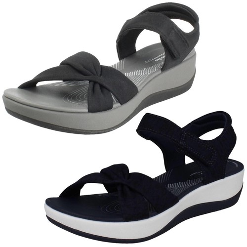 Donna Clarks Cloudsteppers Lavabili Tessuto con Zeppa e Cinturini Sandali' Arla