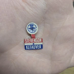 Vintage 1956 Stevenson Kefauver Campaign Tab Button - Bild 1 von 3