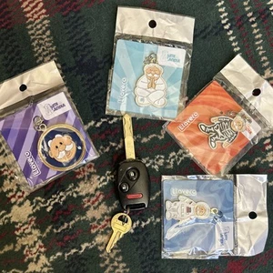 Set Of 4 Dr Simi Metal Llavero Keychain Yoga Calaverita Astronaut & Smile Face - Picture 1 of 6