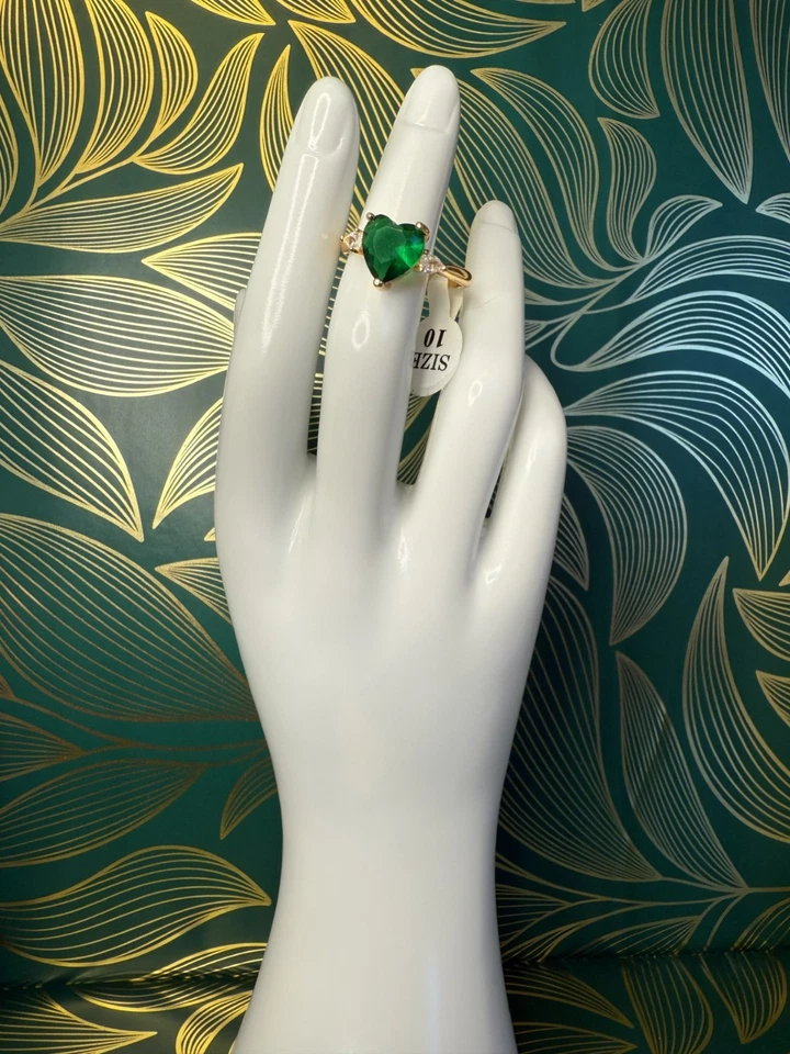 Size 10 - 18K gold filled emerald heart ring - Image 1 of 1