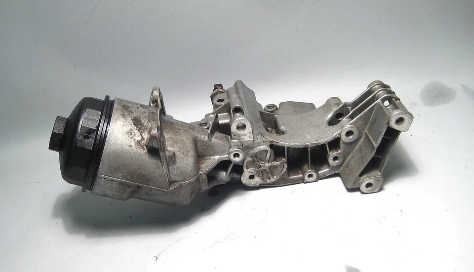 Carcasa de filtro de aceite BMW M52 con tapa de plástico 1996-1999 E39 E36 323i 328i Z3 OEM USADO Foto 1 de 4