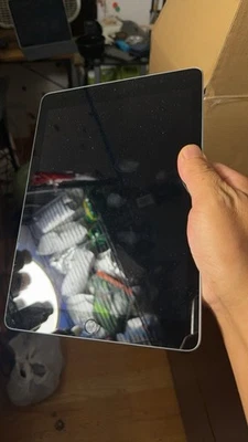 iPad 2018 used - Image 1 of 2
