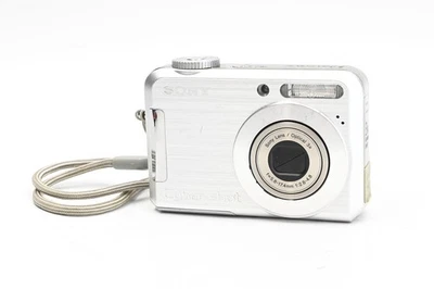 Sony Cyber-Shot DSC-S700 7.2MP Digital Camera w/3x Zoom Silver - Image 1 of 4