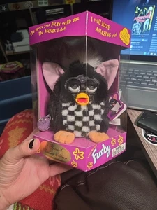 1999 Limited Edition Racing Furby With Grey Eyes New in Box Never Opened - Bild 1 von 7