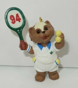 Hallmark Keepsake Ornament Practice Makes Perfect 1994 hecho a mano QX586-3 - Imagen 1 de 6