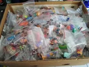 Ferrero Ü-Eier Figuren (und ein wenig Bastelzeug und andere Figuren ) -770 Stück - Bild 1 von 6