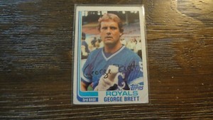 1982 TOPPS # 200 GEORGE BRETT ( LITTLE ROUGH)   BASEBALL CARD