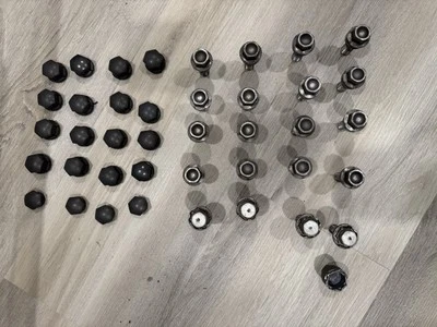 OEM Volvo S60 V70 XC70 S80 XC90 tuercas con juego de bloqueo y llave Foto 1 de 4