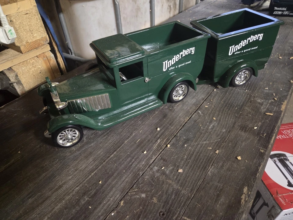 Kräutermobil von UNDERBERG mit Anhänger - Bild 1 von 1