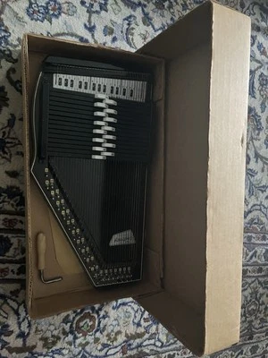 Oscar Schmidt Autoharp Black Pre-owned In Need Of Repair - Image 1 of 4