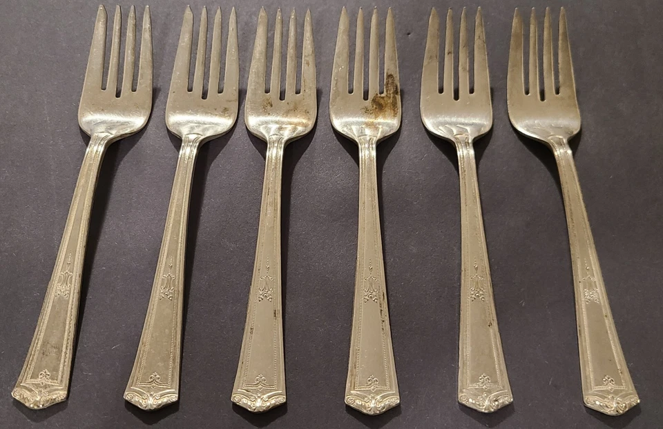 Set of 6, 5.9", 1930s Winfield Silver Plate, Salad Forks. Vintage! Antique! - Image 1 of 4
