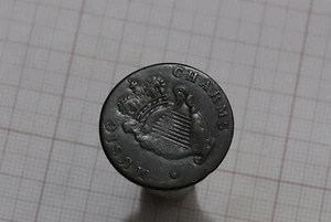 🧠🇺🇸 USA COLONIAL RARA EVASIONE MEZZO PENNY ALFRED THE GREAT MUSIC CHARMS B66 - Foto 1 di 3