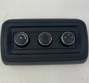 2012-2020 Dodge Caravan AC Heater Climate Control OEM E03B04060 - Picture 1 of 9