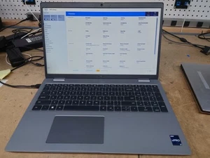 Dell Precision 3570 15,6” i7-1255U 16 GB RAM 1 TB SSD sin sistema operativo - Imagen 1 de 5