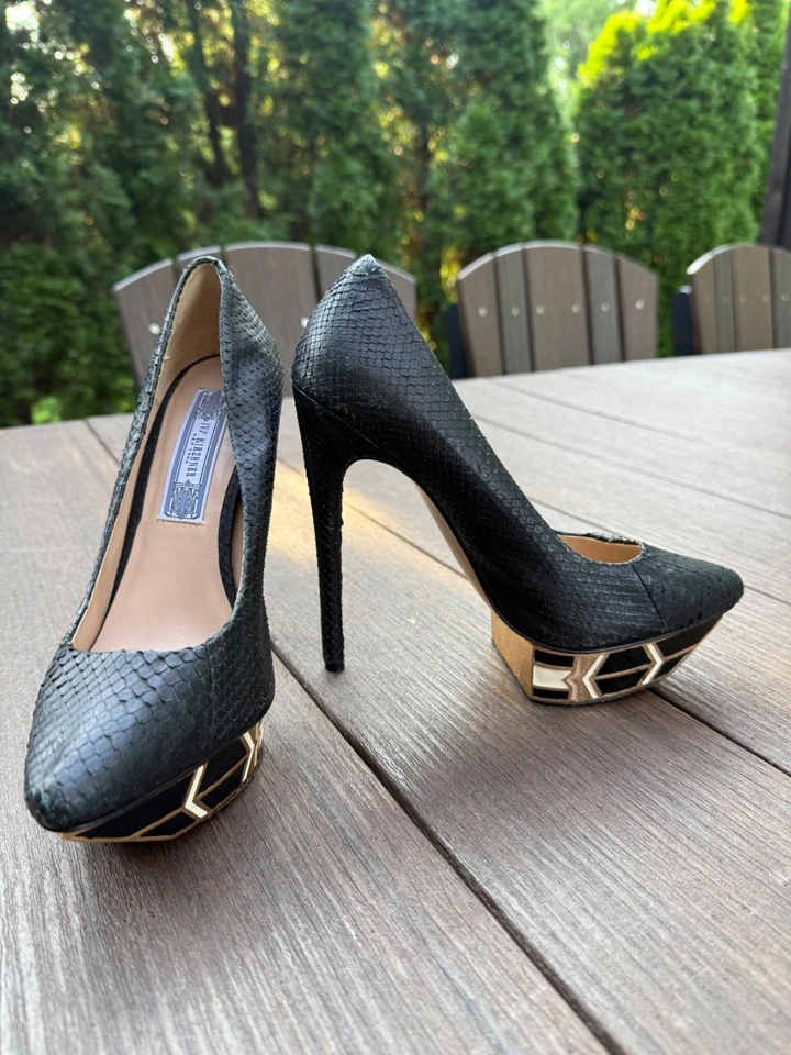 IVY KIRZHNER BLACK Snake Embossed GENUINE leather pumps size 6 - Image 1 of 4