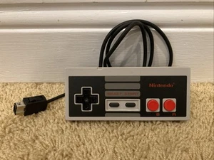 Nintendo Classic Mini NES Controller CLV-002 AUTENTICO + Ottime condizioni! - Foto 1 di 2