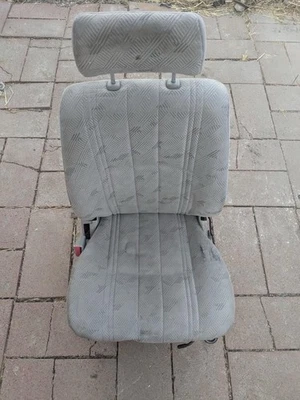 4Runner, Front Bucket Seat Left , 2001 Gray Cloth, Lots Of Pictures - Image 1 of 4