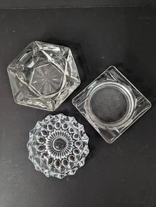 VINTAGE CLEAR GLASS ASHTRAYS ONE HEXAGON 5.5" ONE ROUND 4.25" ONE SQUARE 4" - Picture 1 of 14