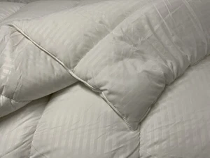 2 X SUPER KING SIZE 4.5 TOG DUVETS LUXURY QUALITY COTTON SECONDS  F706 - Picture 1 of 16