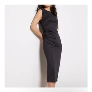 Evereve Zoe schulterfreies schwarzes Midikleid Gr. Small - Bild 1 von 8