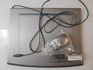 Wacom INTUOS 2 PLATINUM 9x12 Pen Tablet Still Works Missing Pen - Picture 1 of 4
