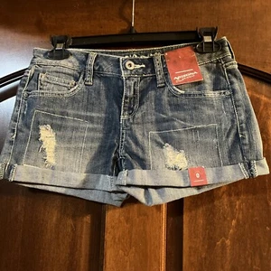 Arizona Jean Co Women’s Blue Denim Med Wash Cuffed Shorts Size 0 NWT - Picture 1 of 8