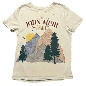 Peek Boys Size 6-7 John Muir Trail Short Sleeve Scenic Graphic T-Shirt Beige - Picture 1 of 4