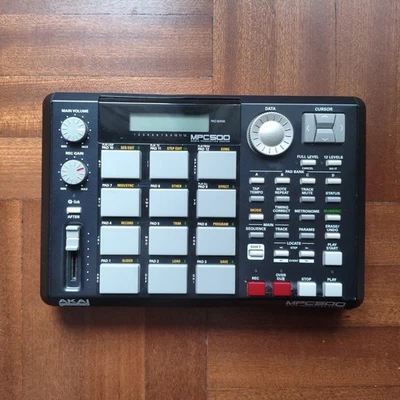Akai MPC500 – Sampling Workstation – Great Condition +2Gb SD +128Mb RAM upgrade - Image 1 of 4