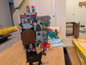 LEGO Castle: King's Mountain Fortress (6081) 99% Complete with/ Box And Manual