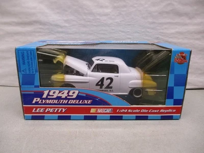 Racing Champions Petty Racing 50th Lee Petty 1949 Plymouth 1/24 1999 Foto 1 de 2
