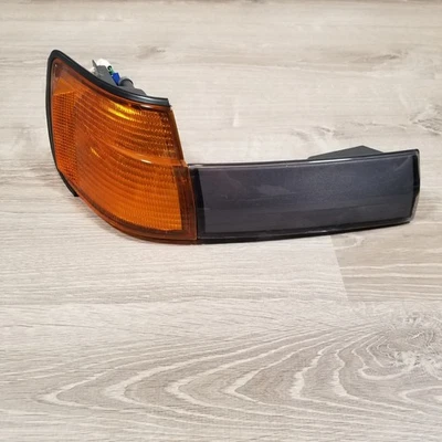 86-89 TOYOTA CELICA T160 ST161 RIGHT SIDE CORNER SIGNAL BLINKER LIGHT 20-146 R - Image 1 of 4