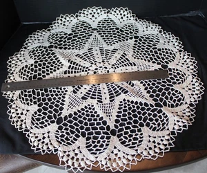 Beautiful Handmade Vintage Cream/Ecru Doily 21" Round - Picture 1 of 4