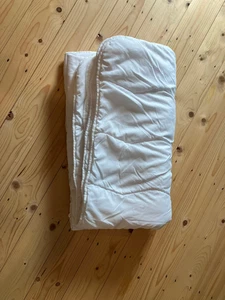 Cot Bed Light Duvet - 4.0 tog, 120 x 150 cm - Picture 1 of 3