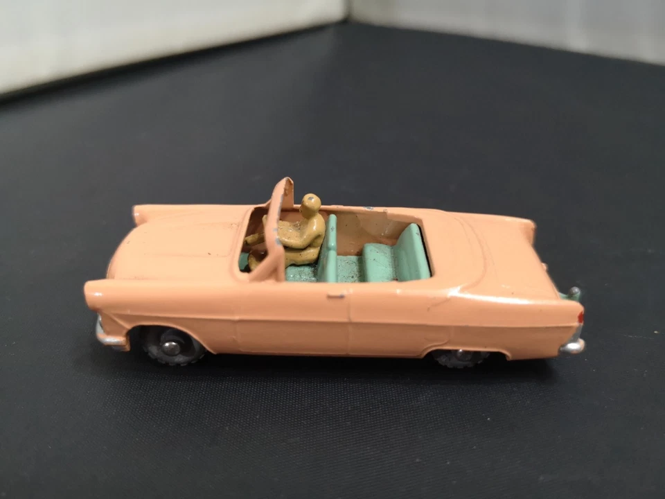 P446-MATCHBOX LESNEY No39A FORD ZODIAC CONVERTIBLE. - Image 1 of 4