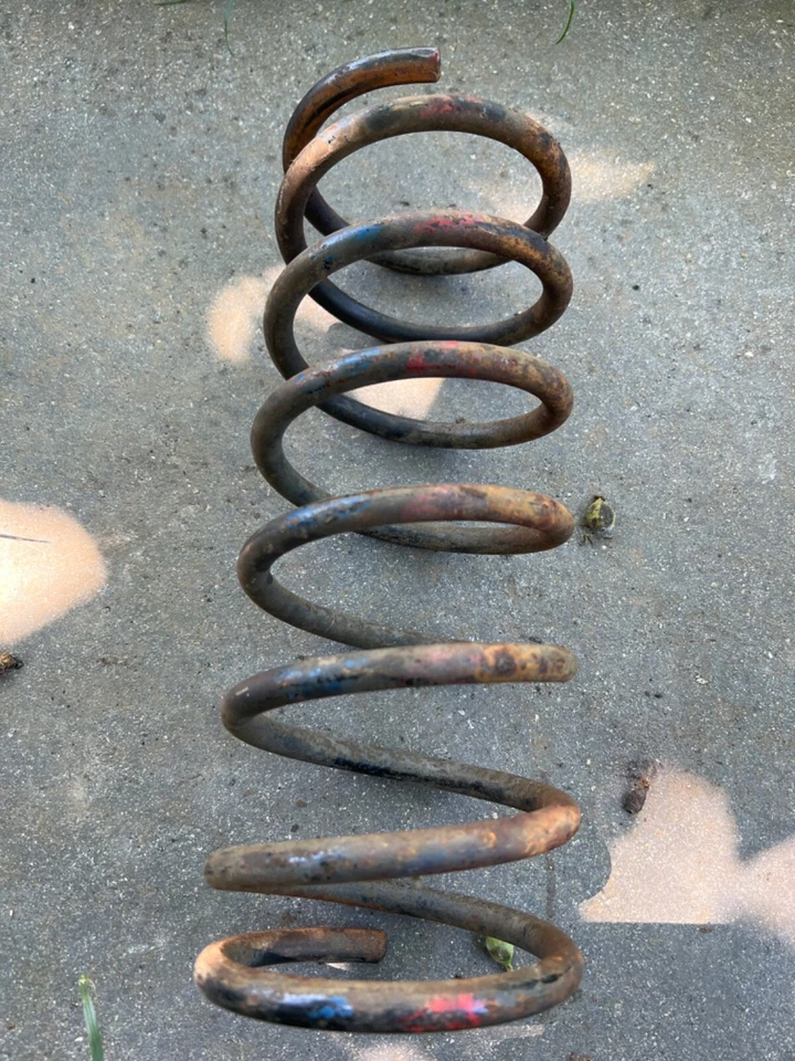 BMW e10   Front  Spring 2002  1600 - Image 1 of 1