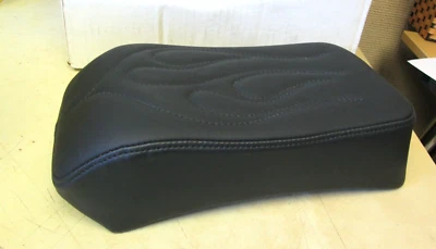 DRAG SPECIALTIES   	HARLEY HD 00-05 FXST / FLST FLAME PILLION 11 X 7.5 REAR SEAT - Image 1 of 4