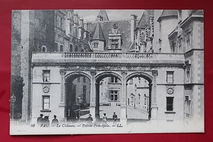 Carte postale ancienne PAU - Le Château - Entrée principale - Picture 1 of 1