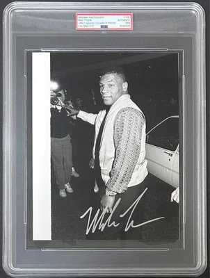 Mike Tyson Signed Original 1989 Type 1 Photograph PSA/DNA Beverly Hilton Hotel - Image 1 of 3