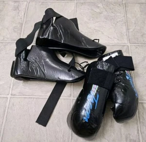 Century Tracer Kinder Jugend Sparhandschuhe Schuhe Schilde Kampfsport Gr. 5/6 - Bild 1 von 6