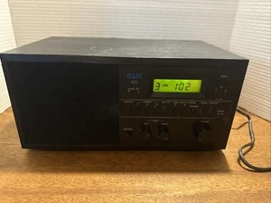 Radio da tavolo KLH modello 100 AM/FM - TESTATA - FUNZIONANTE - con adesivi cool - Foto 1 di 5