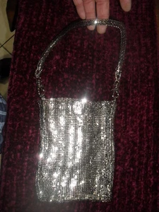 borsa gioiello 22x16 cm con manico gioiello maglia usata da stilisti famosi bag - Picture 1 of 1