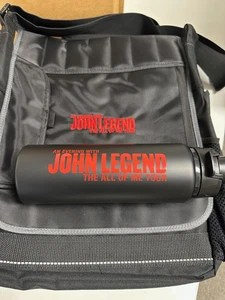 Bolso mensajero An Evening With John Legend The All of Me Tour, botella de agua, etc. - Imagen 1 de 6