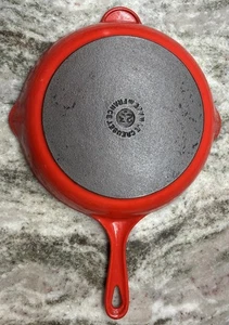 "Sartén de hierro fundido Le Creuset #23 9"" roja esmaltada L36" - Imagen 1 de 8