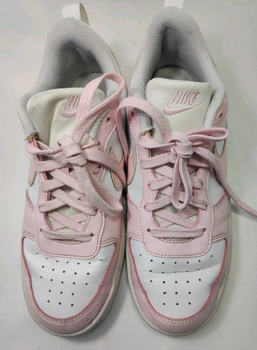 Taglia 6.5Y Scarpe da ginnastica Nike Court Borough basse recraft in pelle bianca e rosa