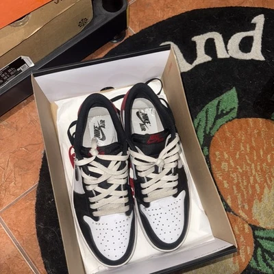 Talla 10 - Air Jordan 1 Retro OG Puntera Baja Negra Foto 1 de 4