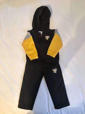 Toddler Pittsburgh Penguins Gold/Black  zip up Jacket and pants set 2t Cover